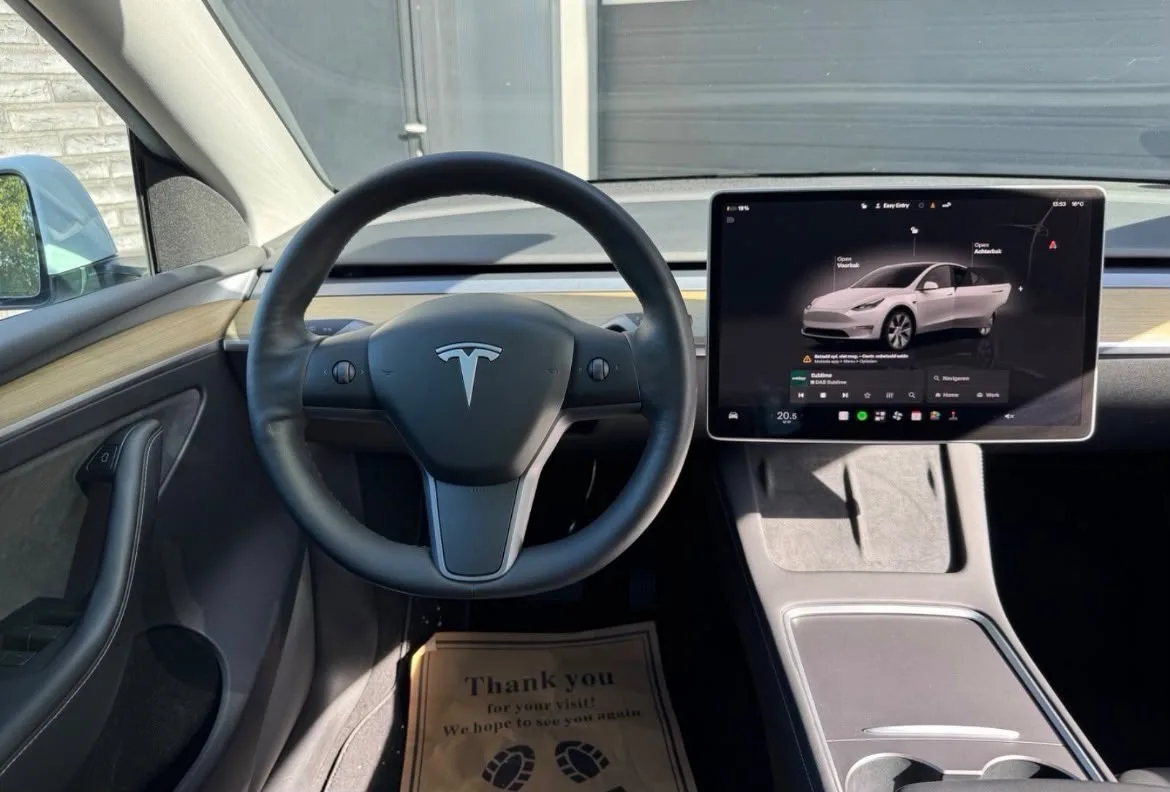 Tesla Model Y RWD — foto 6