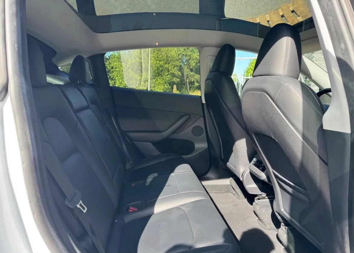 Tesla Model Y RWD — foto 9