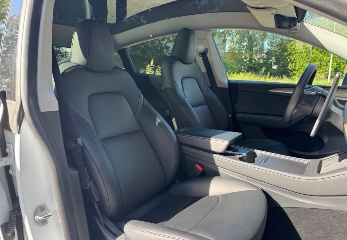 Tesla Model Y RWD — foto 8